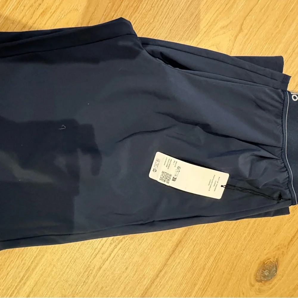 ALO Suit Up Joggers - Picture 3 of 4